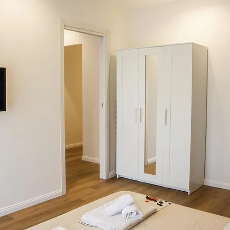 Privato Parcheggio Gratuito * Catânia